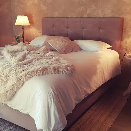 Le Des Flaneurs Bed and Breakfast