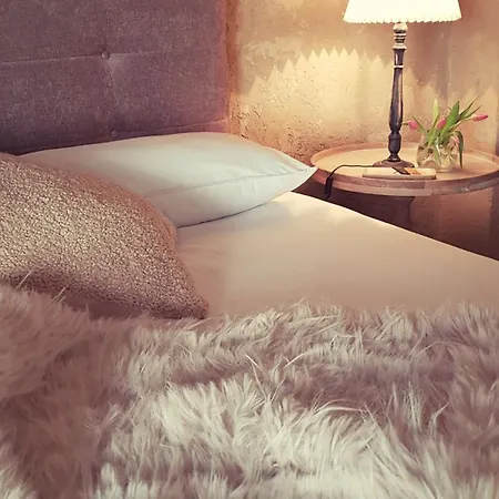 Le Des Flaneurs Bed and Breakfast