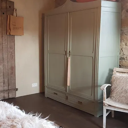 Le Des Flaneurs Bed and Breakfast