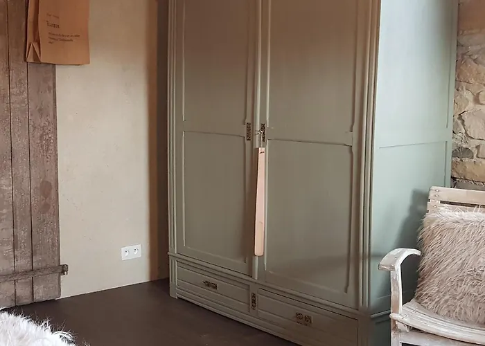 Le Des Flaneurs Nocleg ze śniadaniem