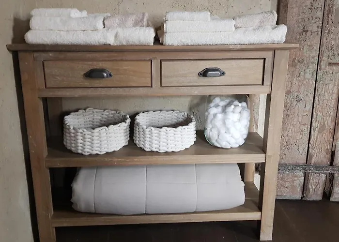 Le Des Flaneurs Nocleg ze śniadaniem 3*